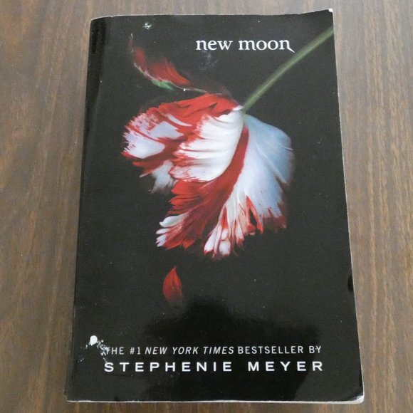Twilight Stephenie Meyers New Moon 1st PB Edition May 2008 - Picture 1 of 3
